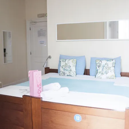 Lisb'on Hostal *