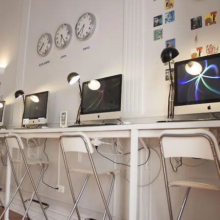 丽斯比昂旅馆 *