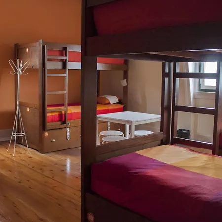Lisb'on Hostal *
