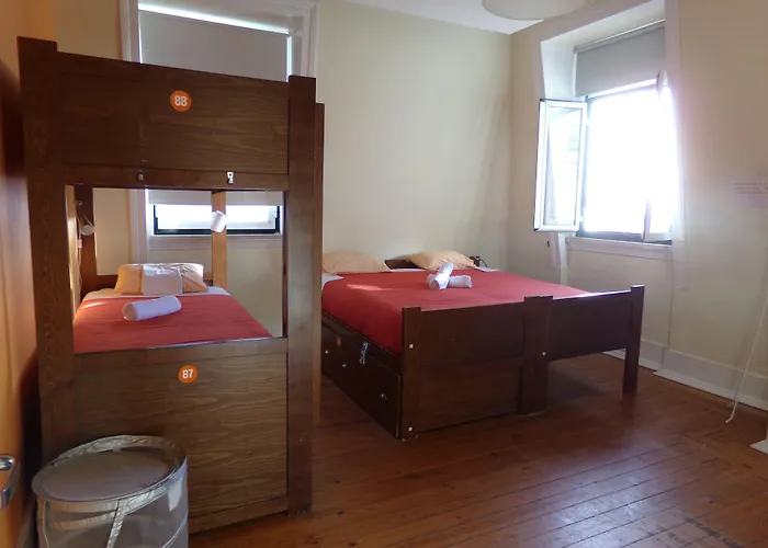 Lisb'on Hostal Lisboa